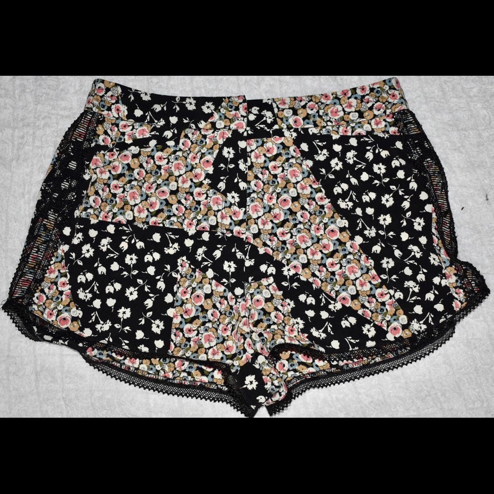 Floral Highwaisted Shorts